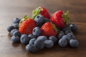 Researchers investigate berries'' protective properties